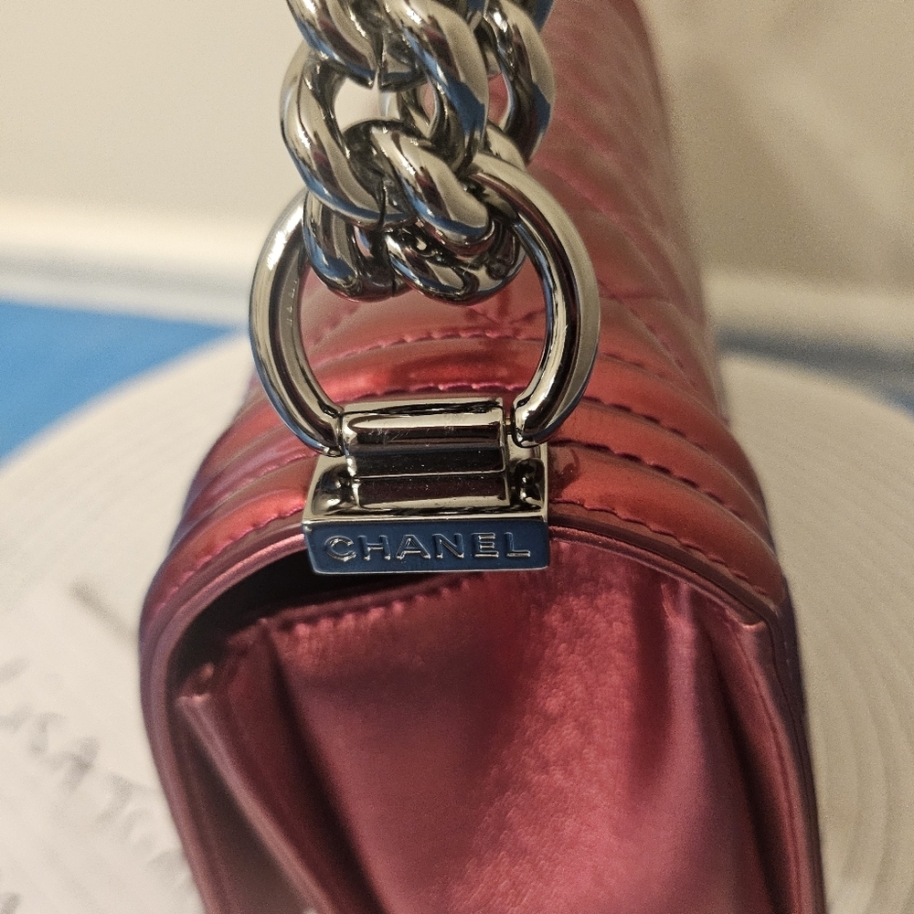 Chanel Boy Bag MEDIUM – Hot Pink Patent Leather/Fuchsia 🌸✨ - Picture 11 of 16